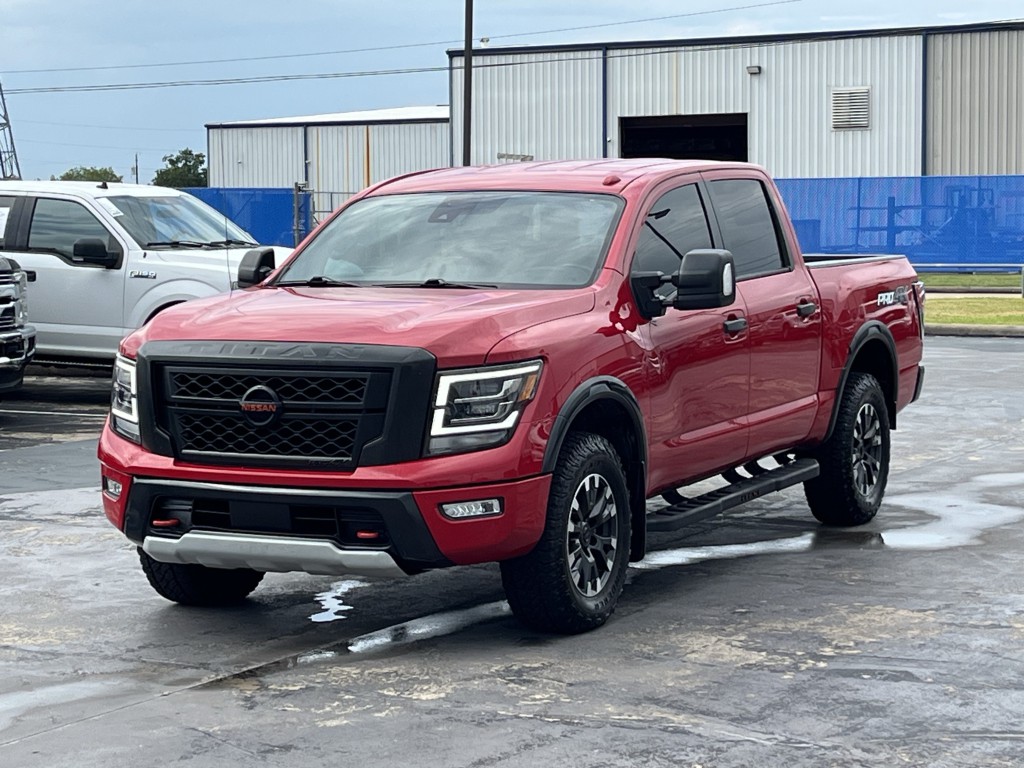 2021 Nissan Titan Image 3