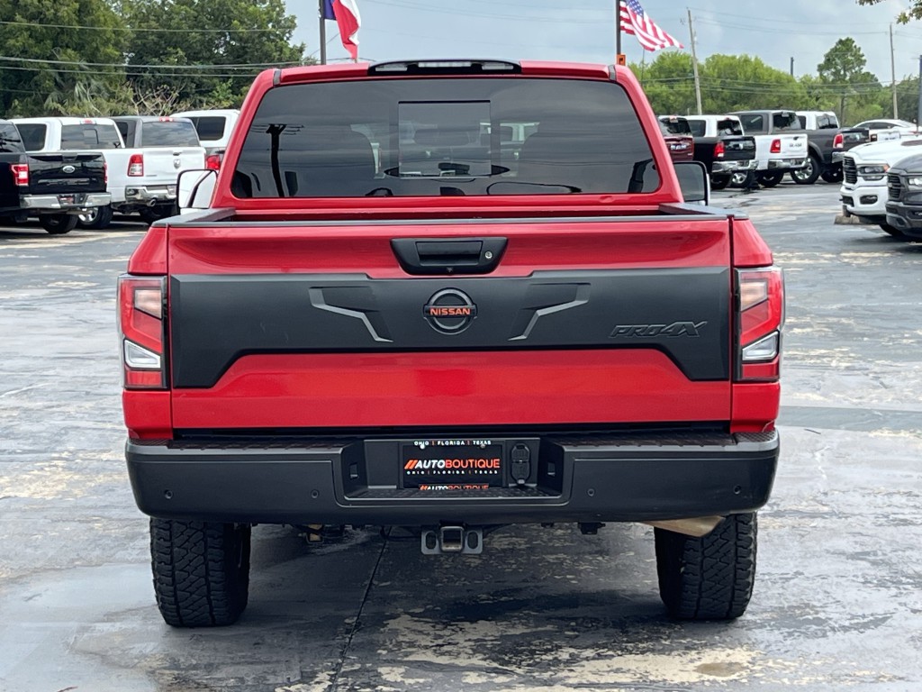 2021 Nissan Titan Image 9