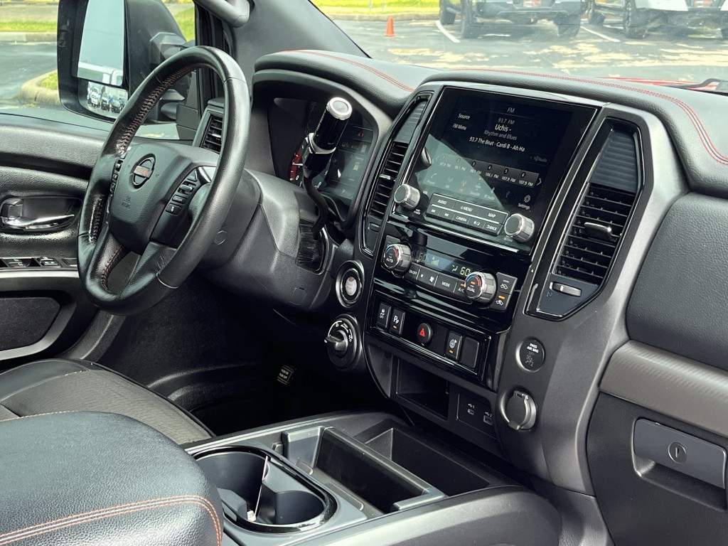 2021 Nissan Titan Image 15