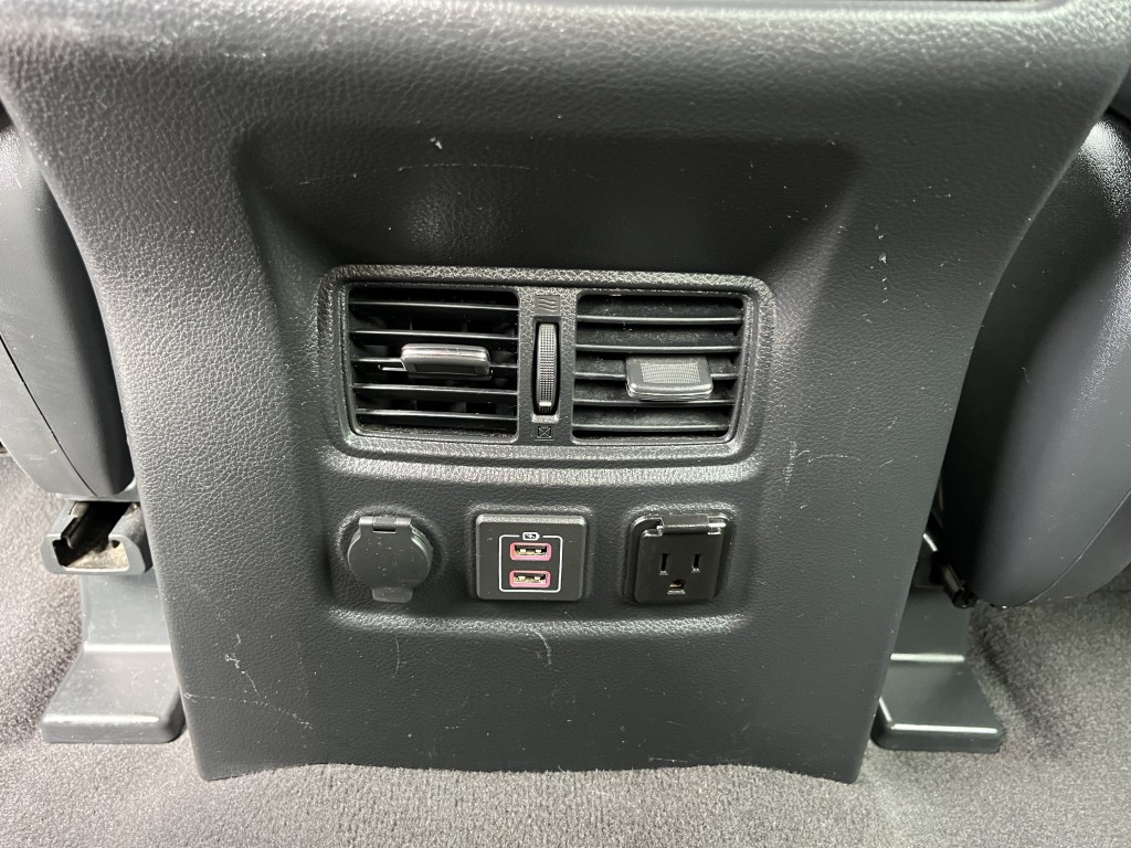 2021 Nissan Titan Image 26