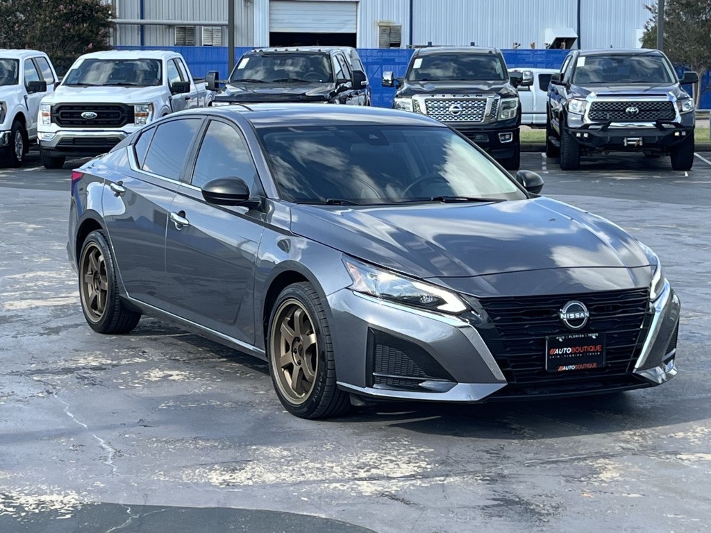 2025 Nissan Altima Image 5