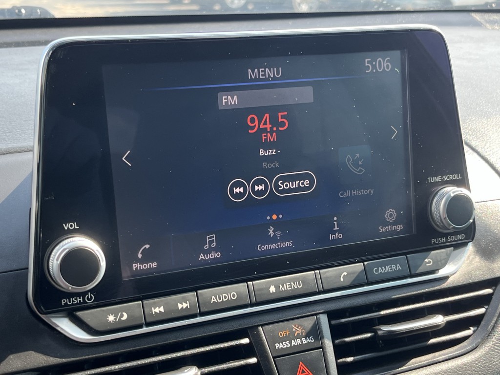 2025 Nissan Altima Image 8