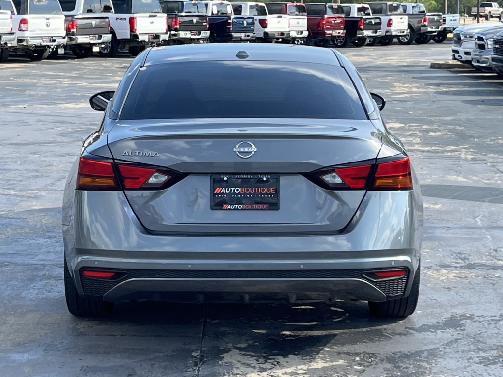 2025 Nissan Altima Image 9