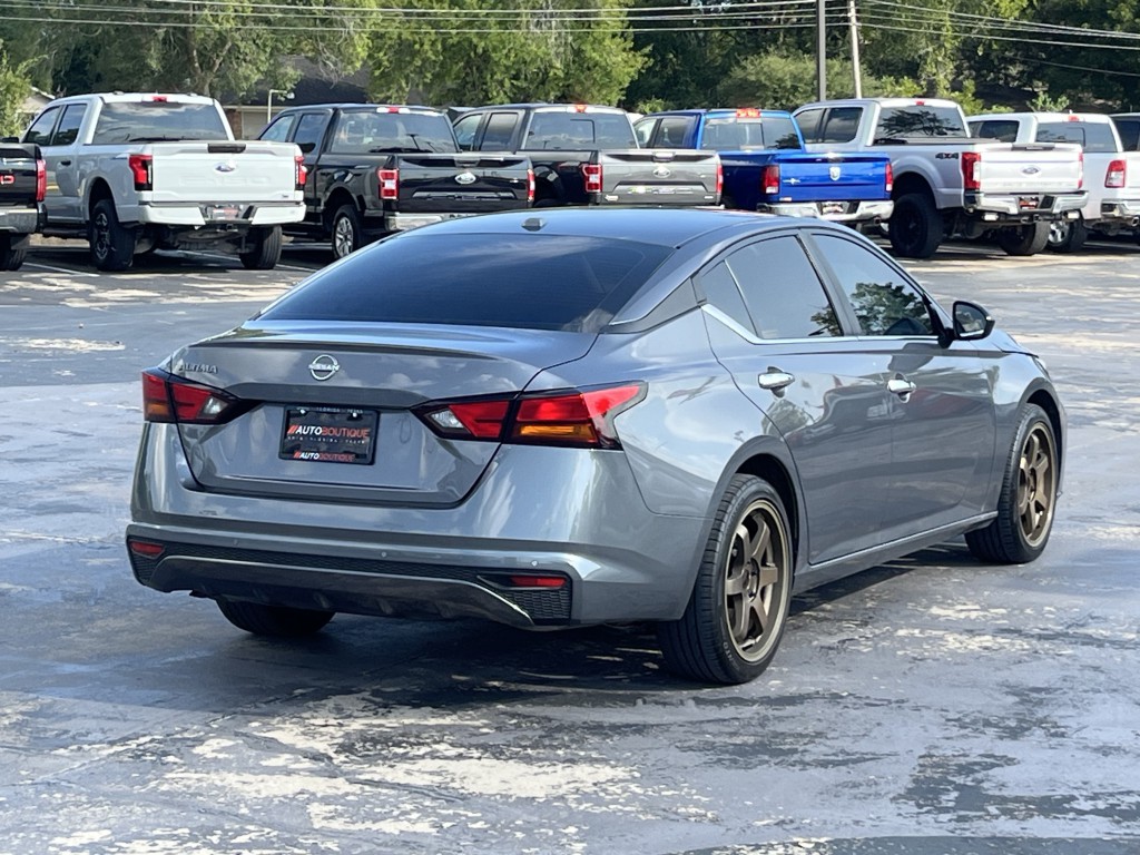 2025 Nissan Altima Image 10