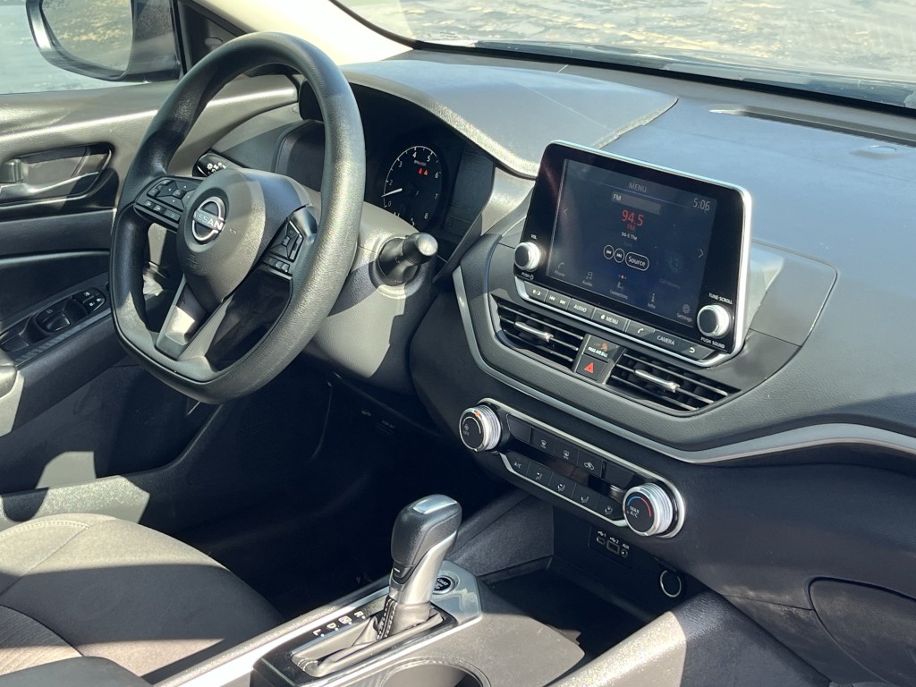 2025 Nissan Altima Image 15