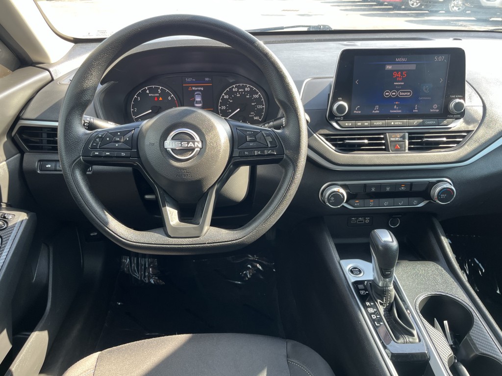 2025 Nissan Altima Image 16