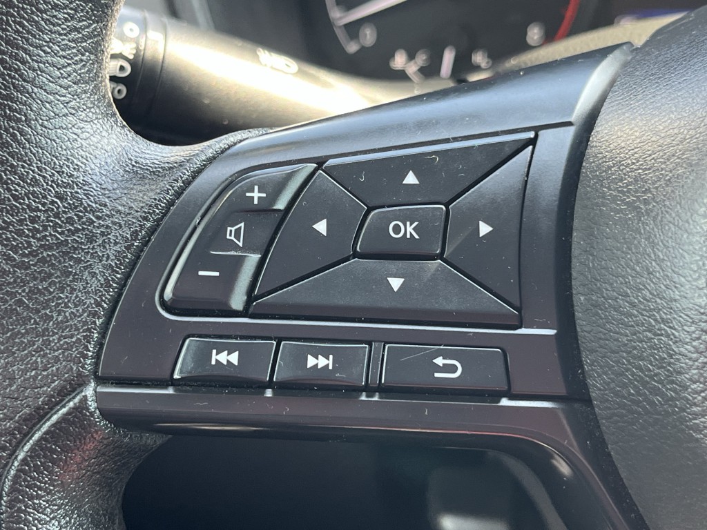 2025 Nissan Altima Image 18