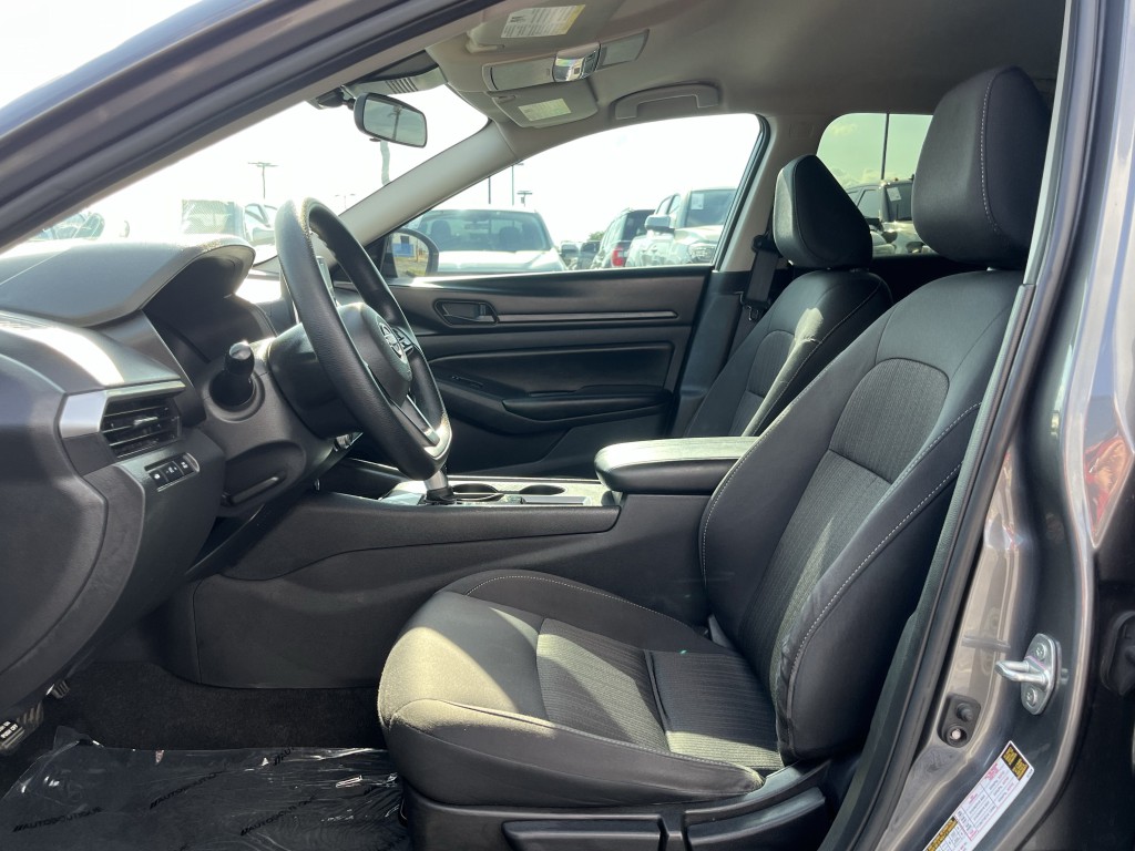 2025 Nissan Altima Image 25