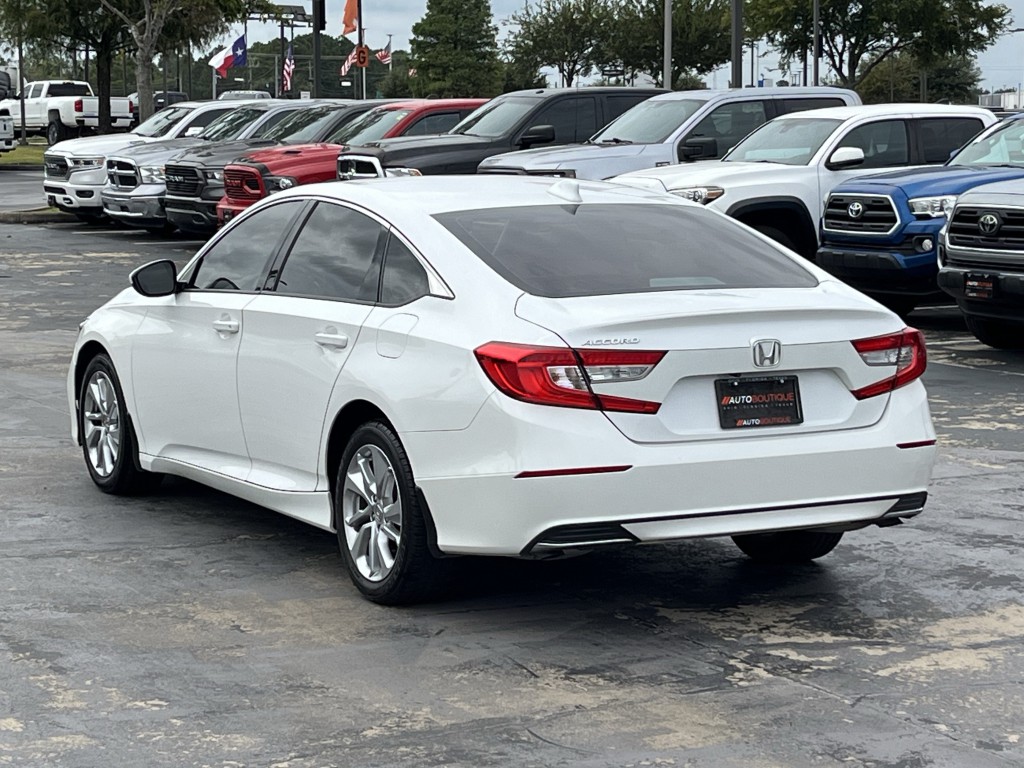 2019 Honda Accord Image 11