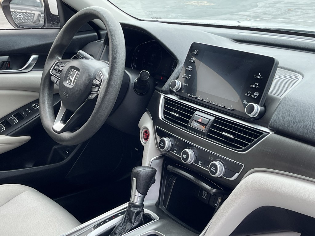 2019 Honda Accord Image 17