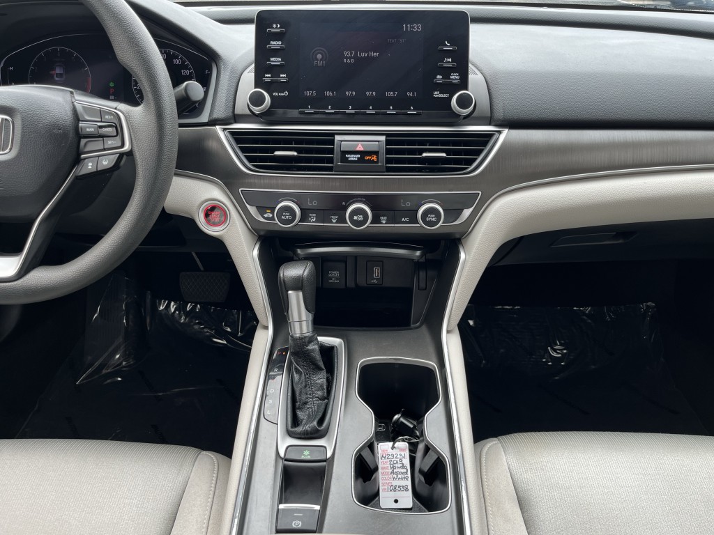 2019 Honda Accord Image 25