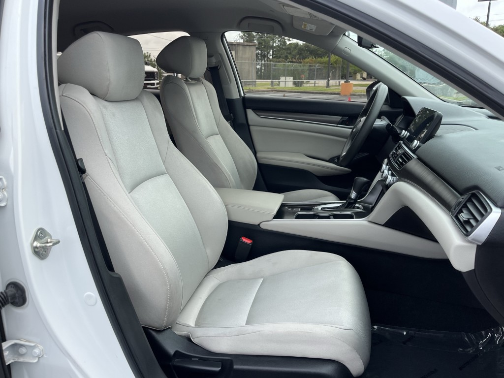 2019 Honda Accord Image 28