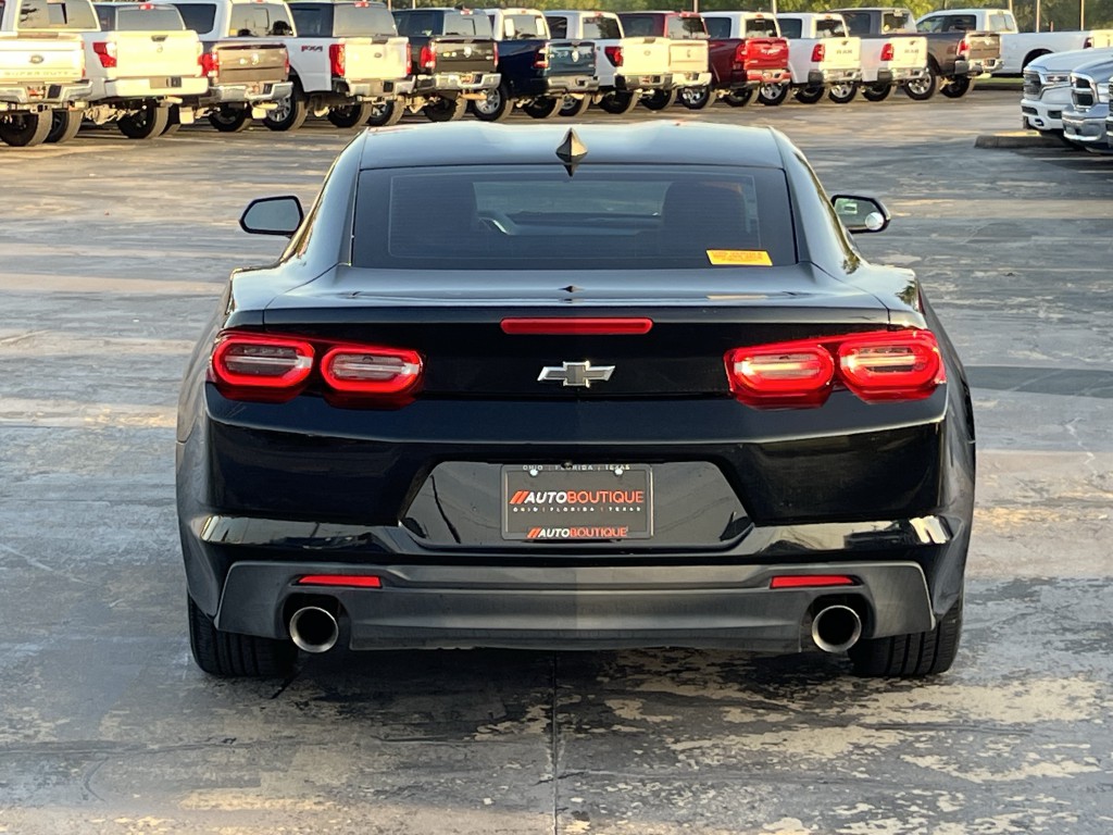 2019 Chevrolet Camaro Image 9