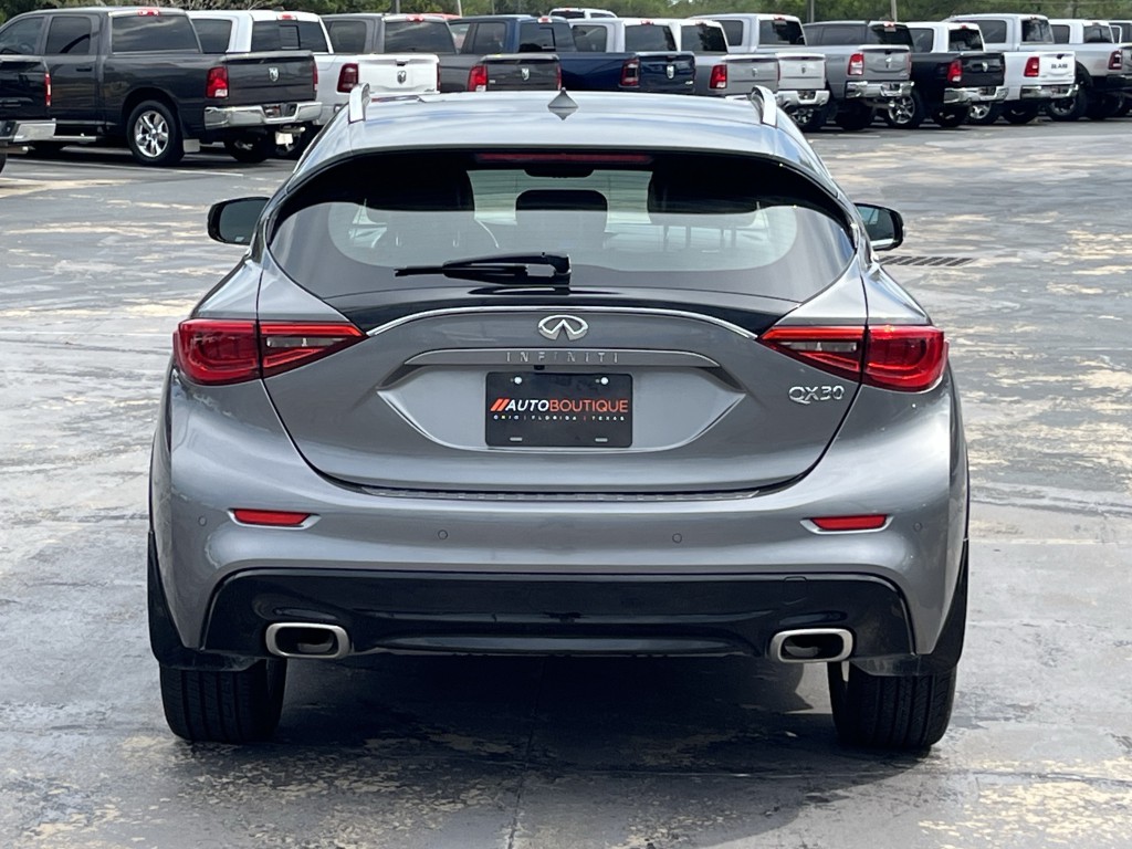 2019 INFINITI QX30 Image 10