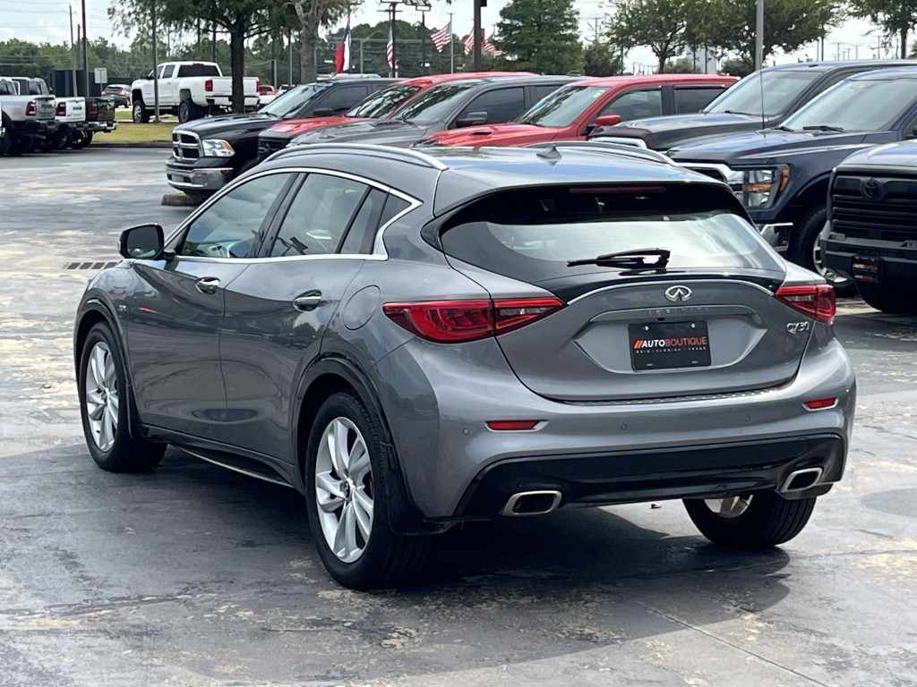 2019 INFINITI QX30 Image 11
