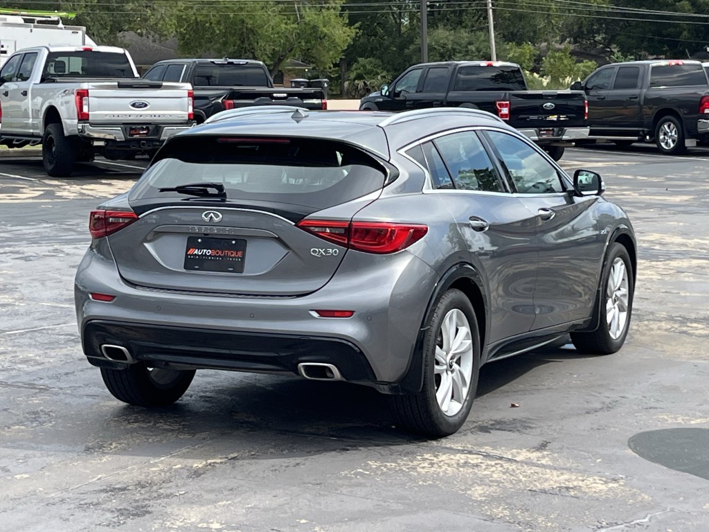 2019 INFINITI QX30 Image 12