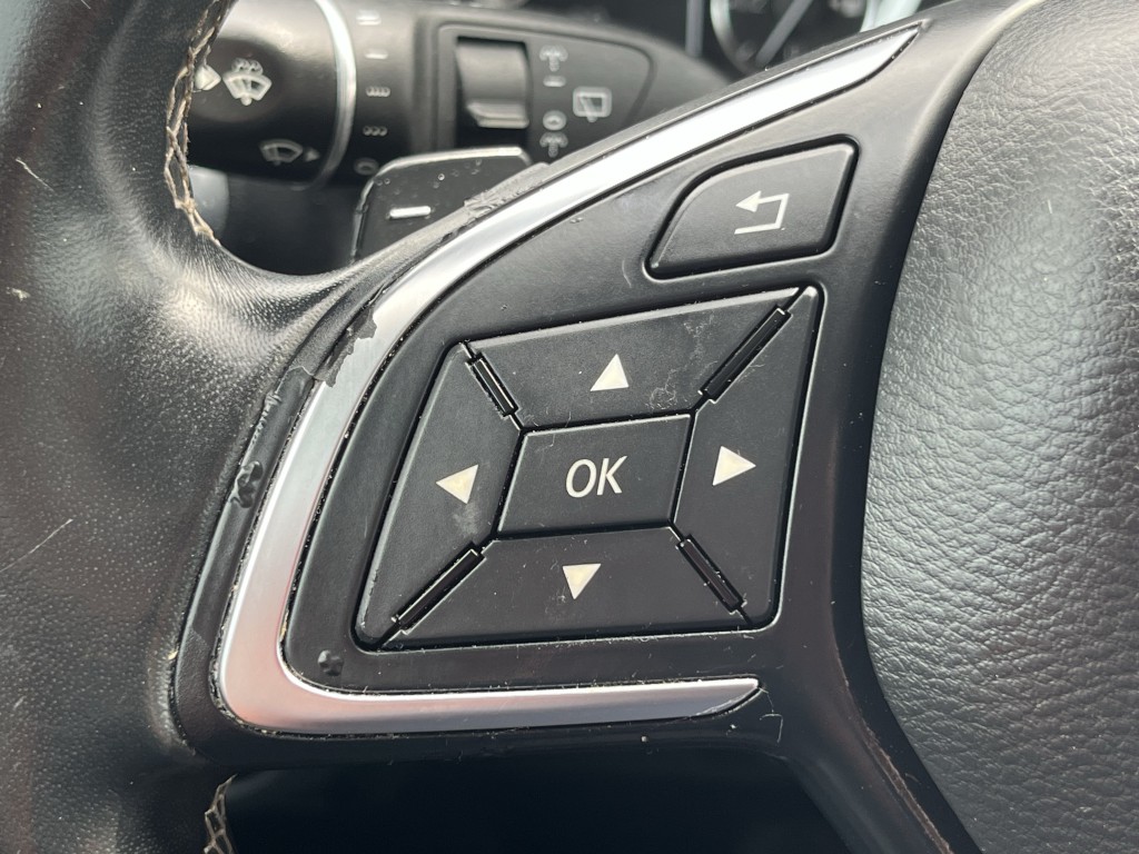 2019 INFINITI QX30 Image 21