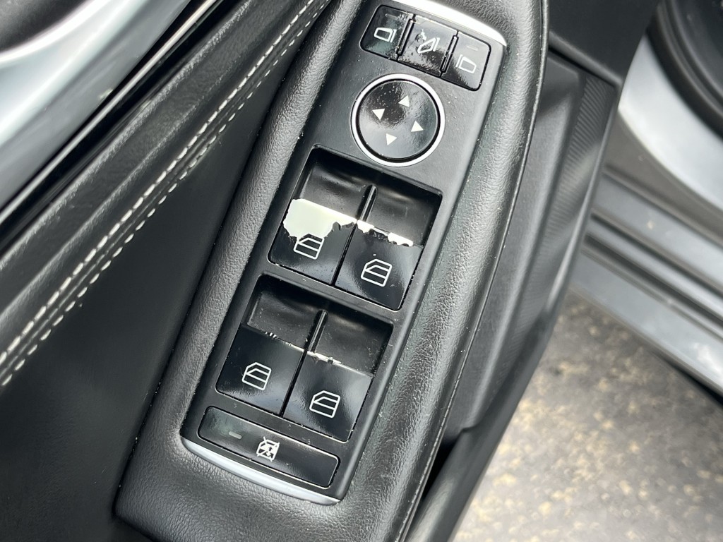 2019 INFINITI QX30 Image 27