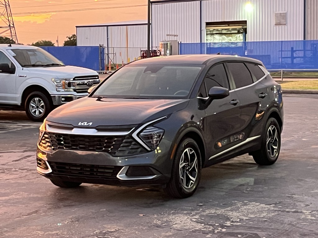 2025 Kia Sportage Image 3