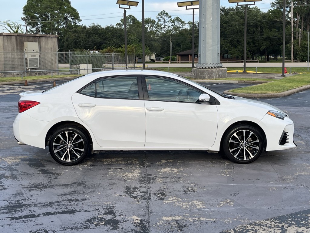 2017 Toyota Corolla Image 12