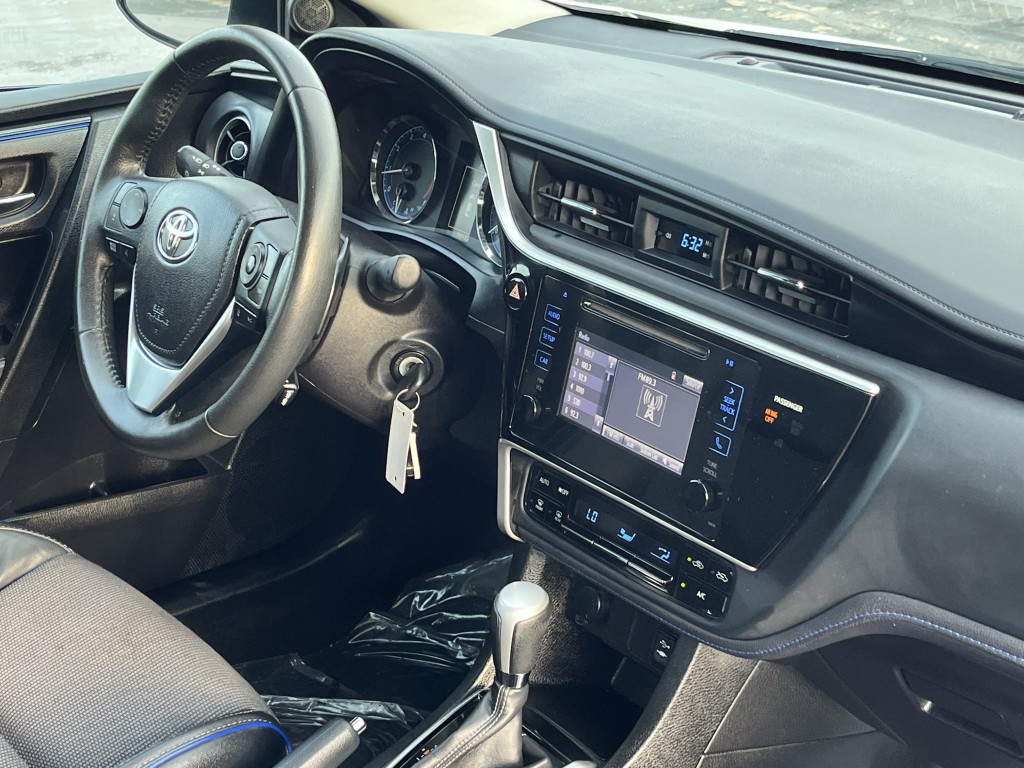 2017 Toyota Corolla Image 15