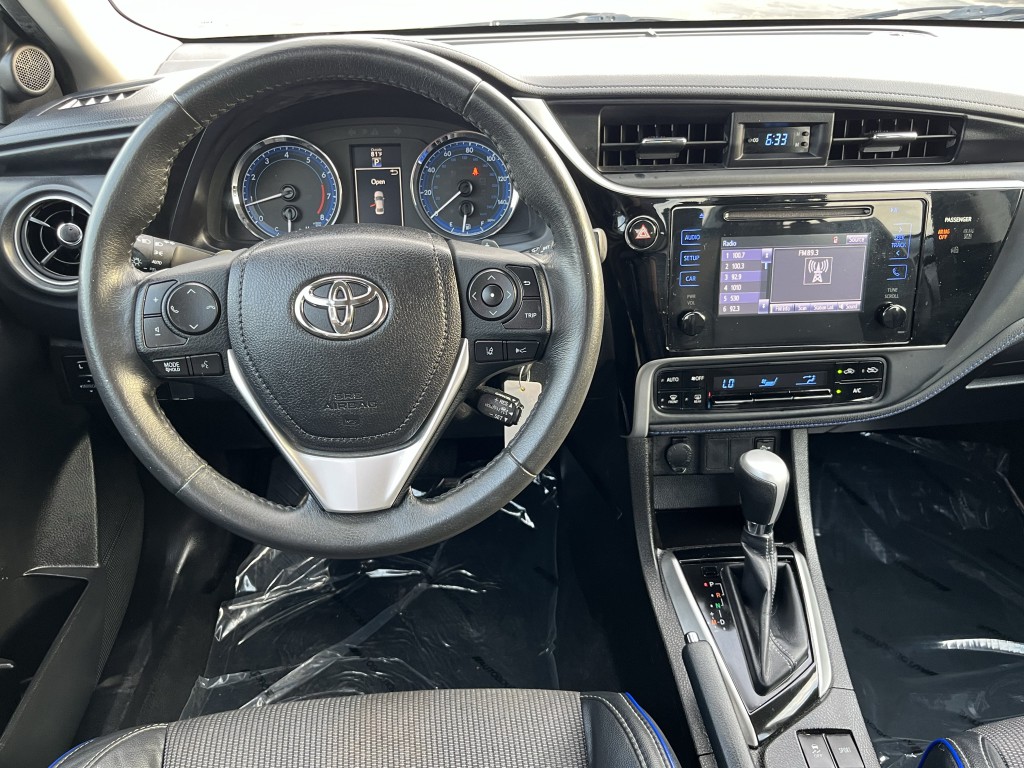 2017 Toyota Corolla Image 16