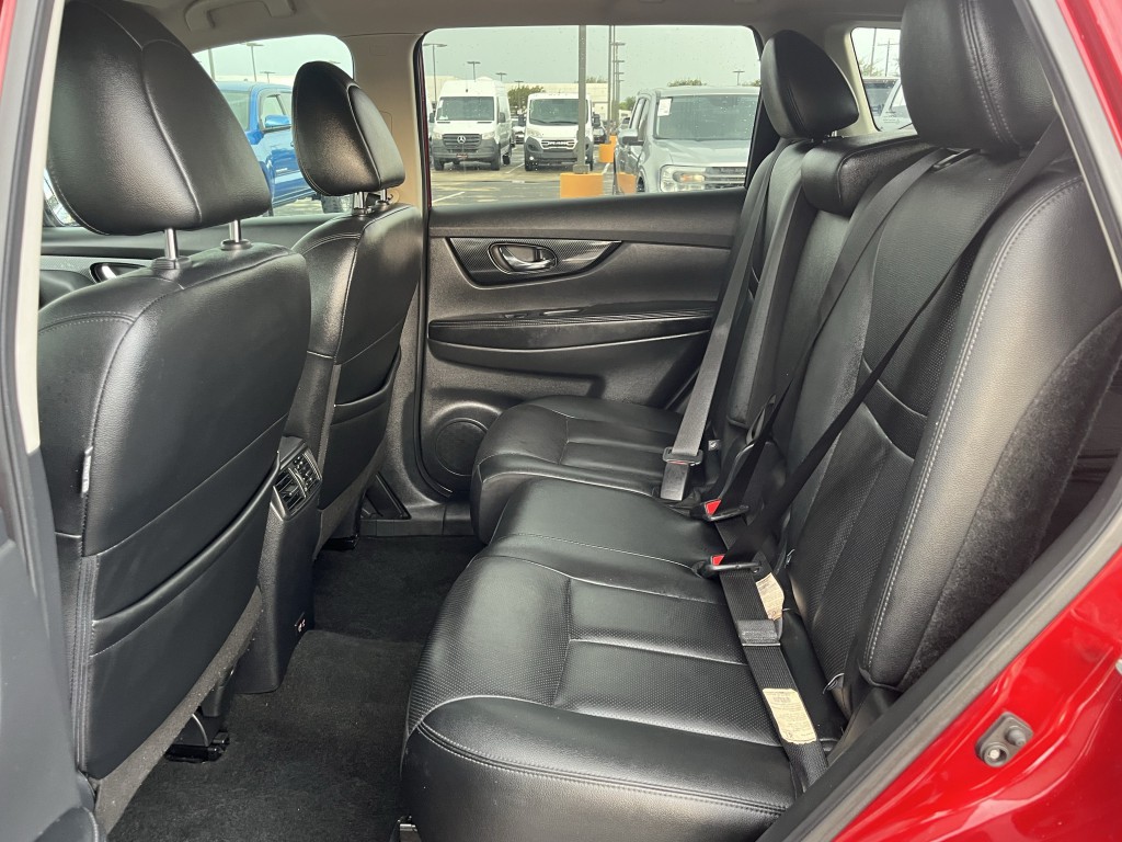 2020 Nissan Rogue Image 31