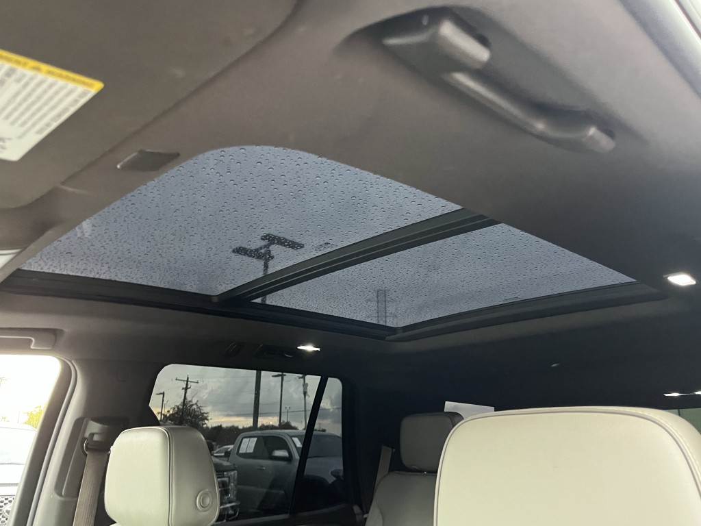 2022 GMC Yukon Image 9