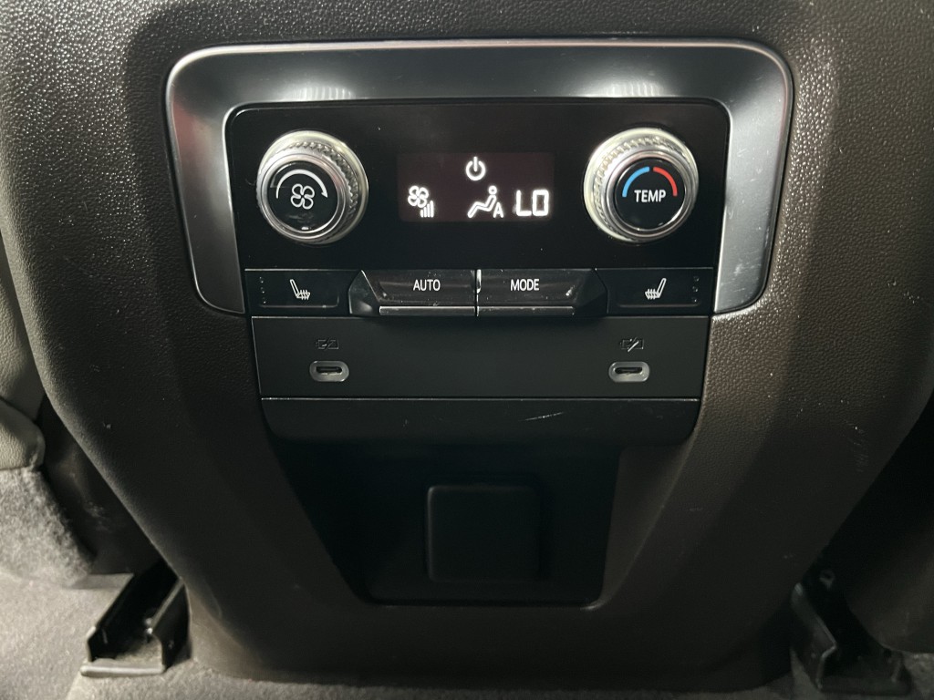 2022 GMC Yukon Image 29