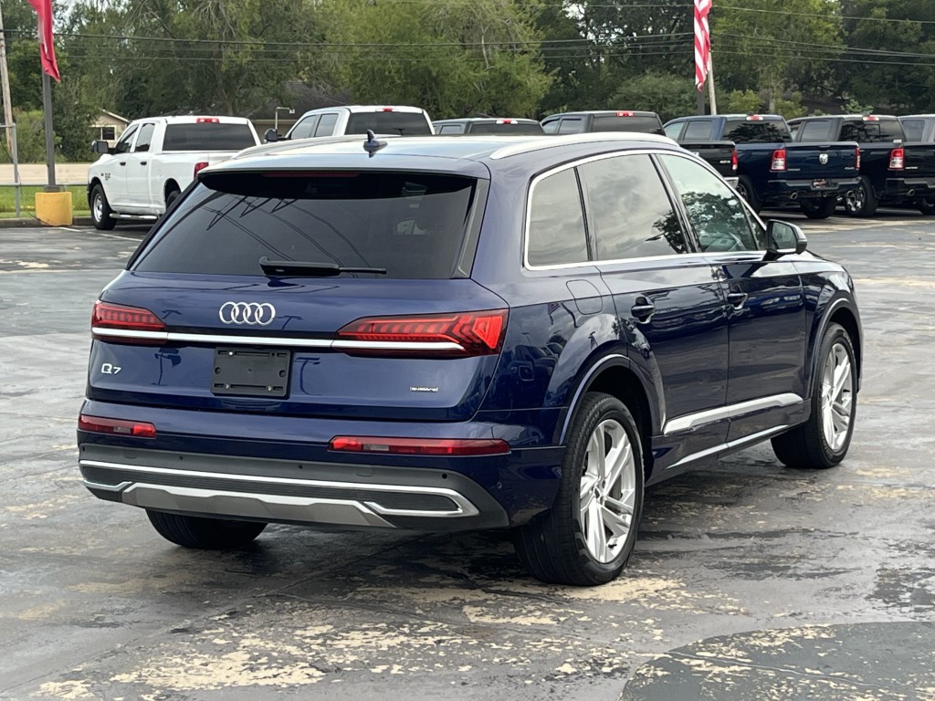 2020 Audi Q7 Image 11