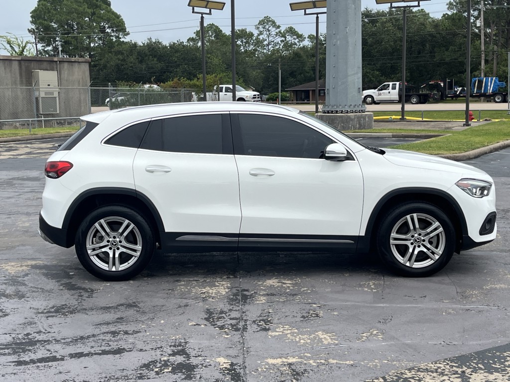 2021 Mercedes-Benz GLA-Class Image 12