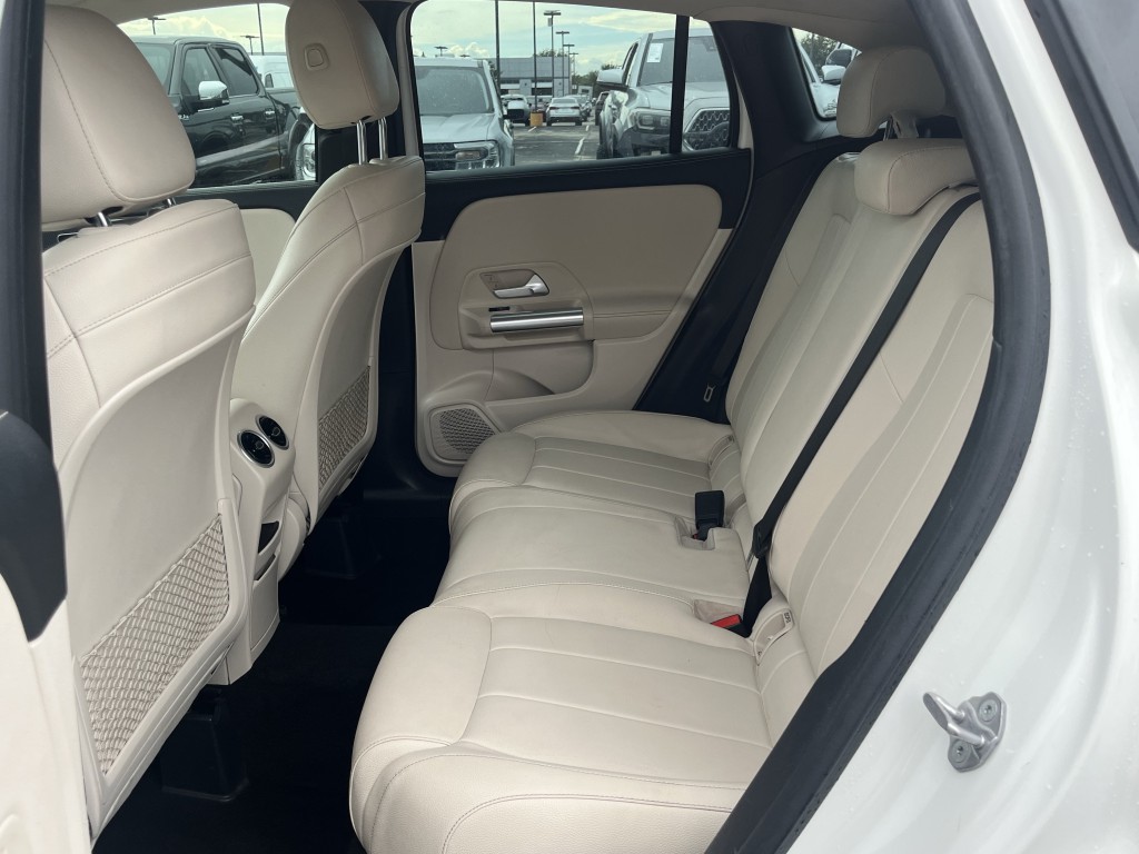 2021 Mercedes-Benz GLA-Class Image 30