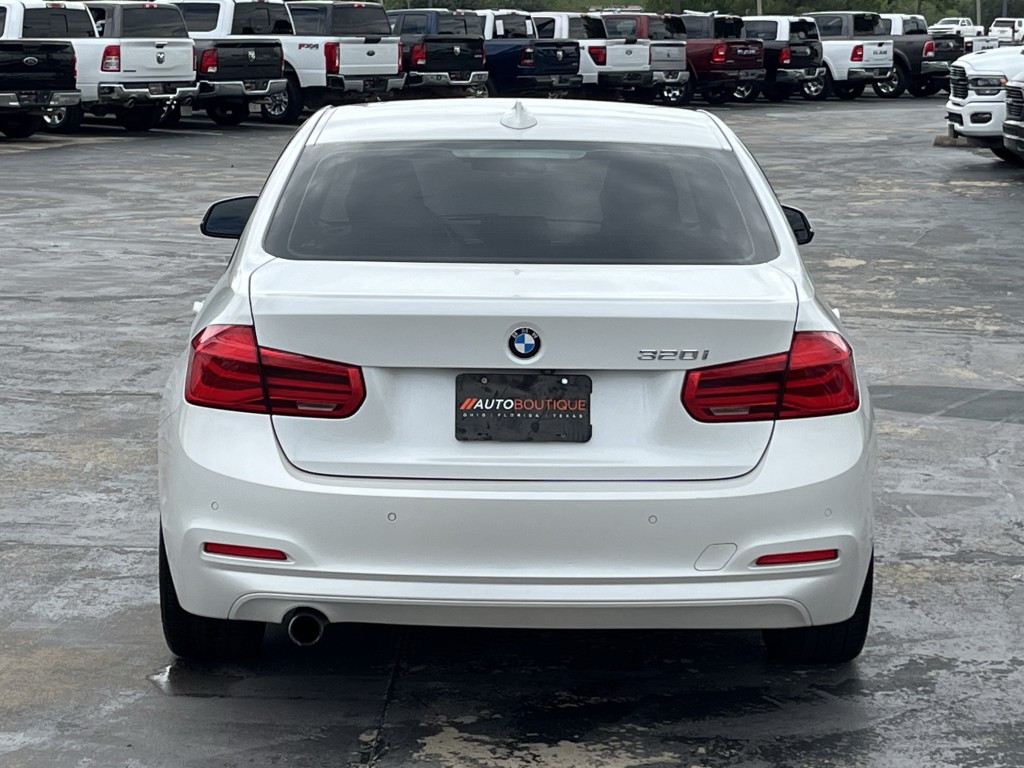 2018 BMW 3 Series Image 9
