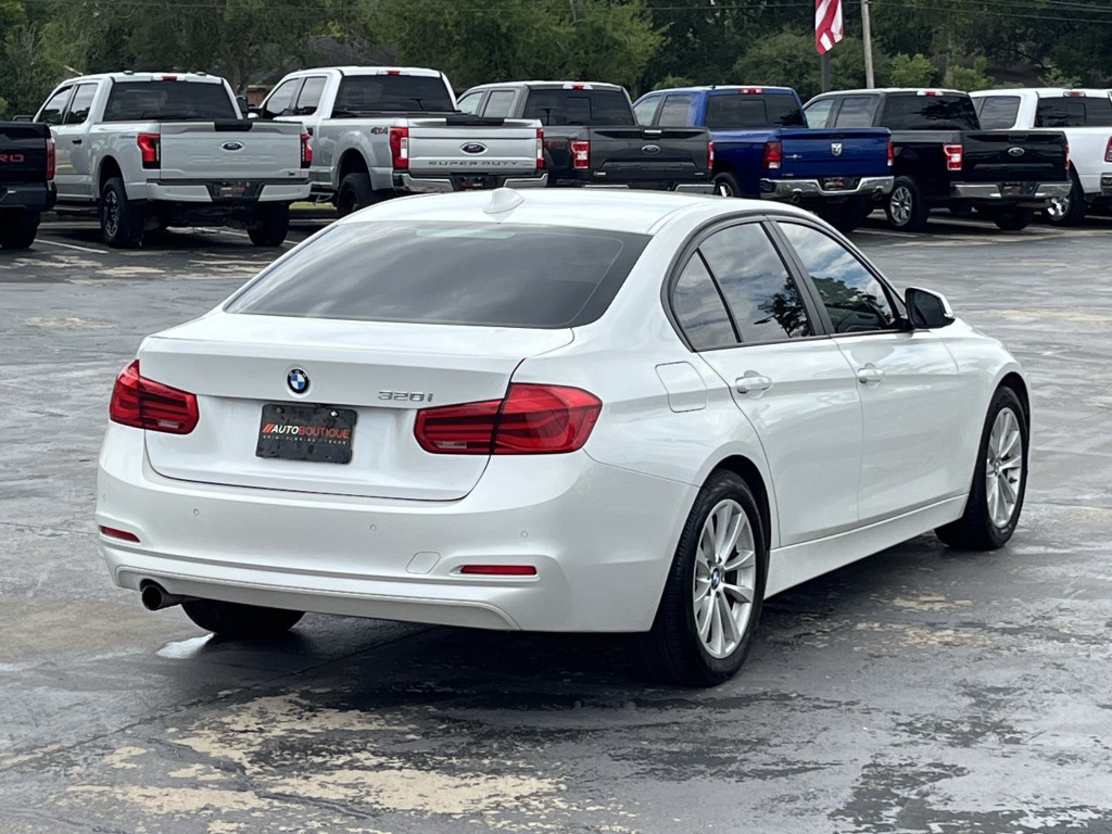 2018 BMW 3 Series Image 10