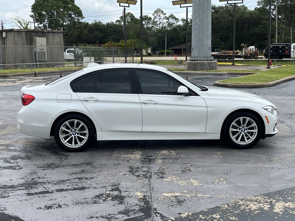 2018 BMW 3 Series Image 12