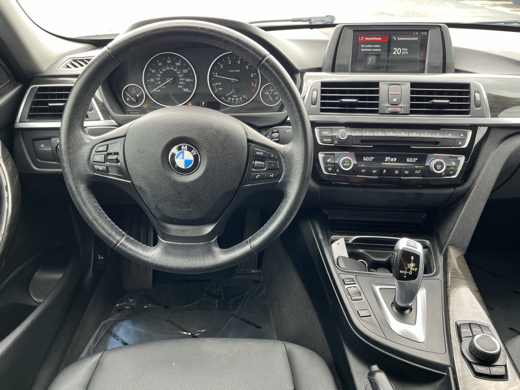 2018 BMW 3 Series Image 16