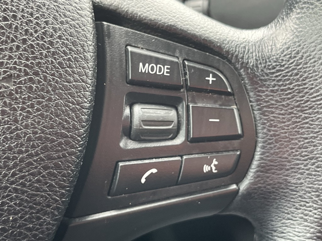 2018 BMW 3 Series Image 19