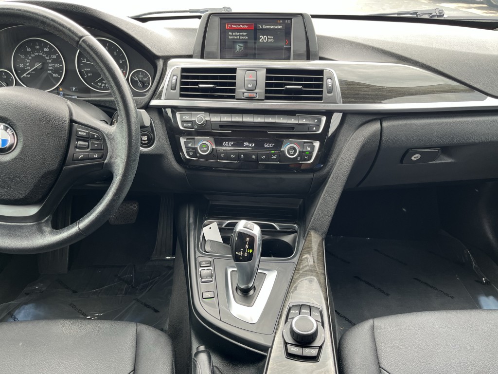 2018 BMW 3 Series Image 23