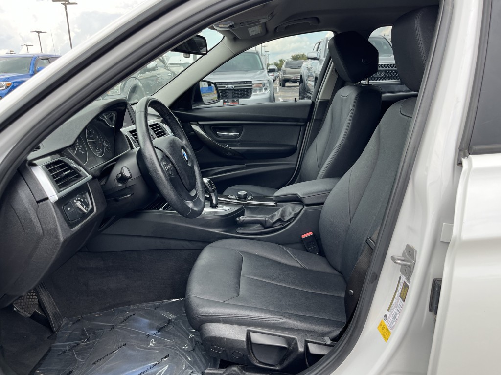 2018 BMW 3 Series Image 25