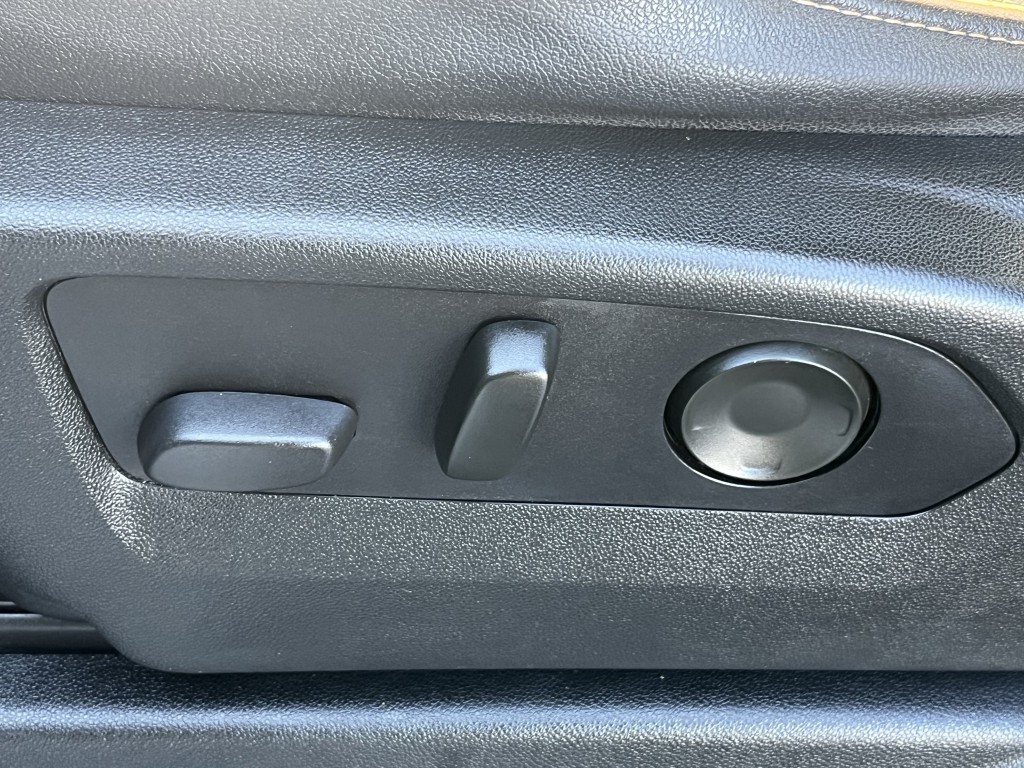 2021 GMC Yukon Image 27
