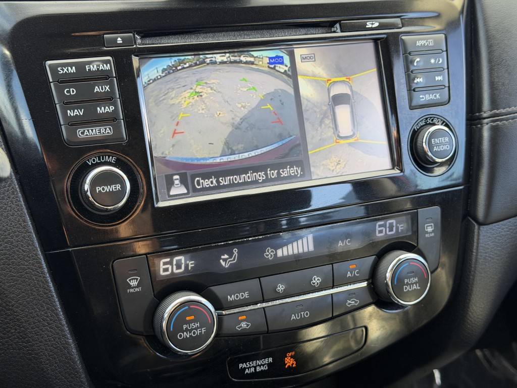 2017 Nissan Rogue Image 10
