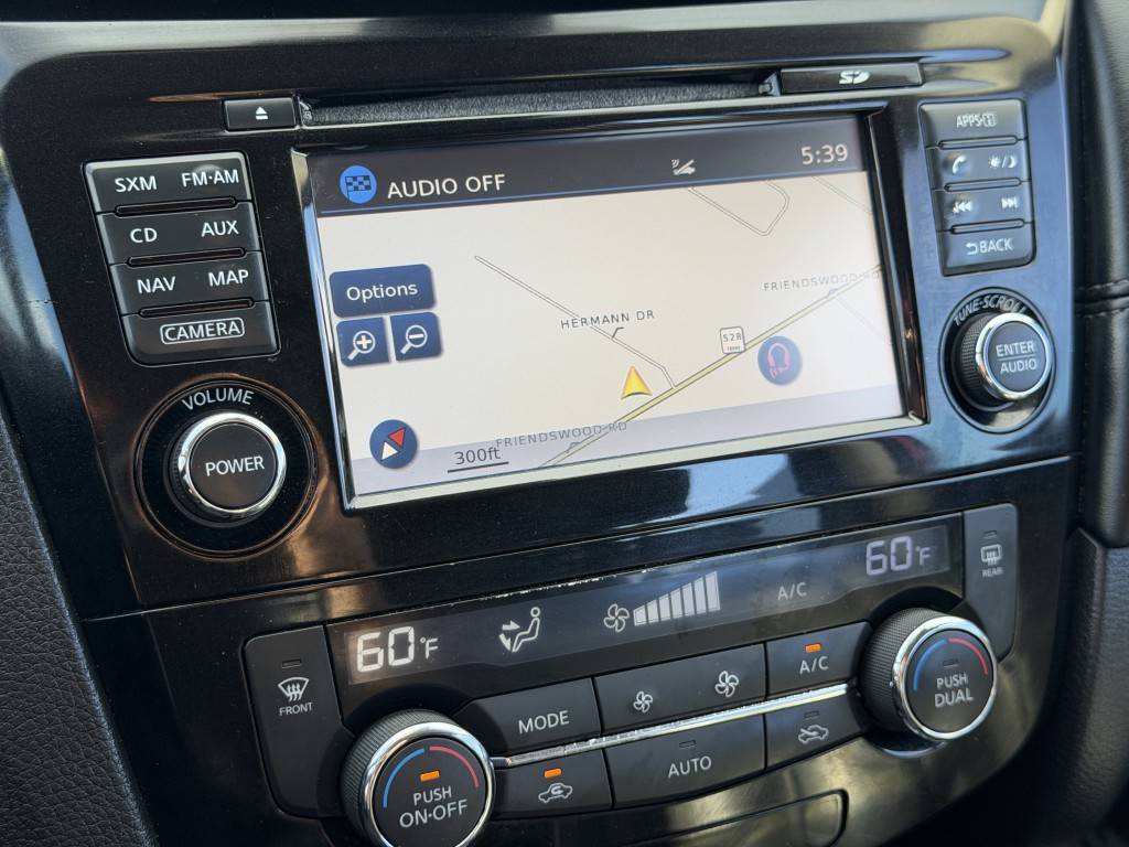 2017 Nissan Rogue Image 11