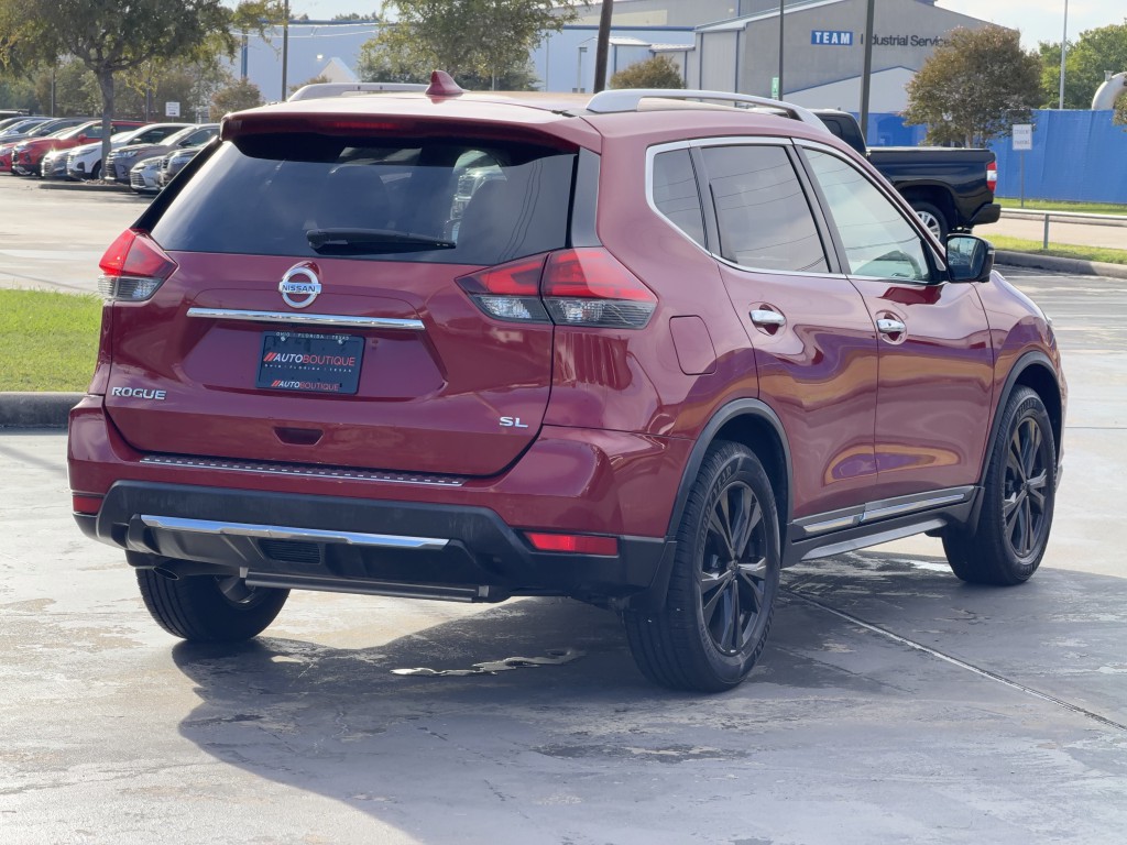 2017 Nissan Rogue Image 16