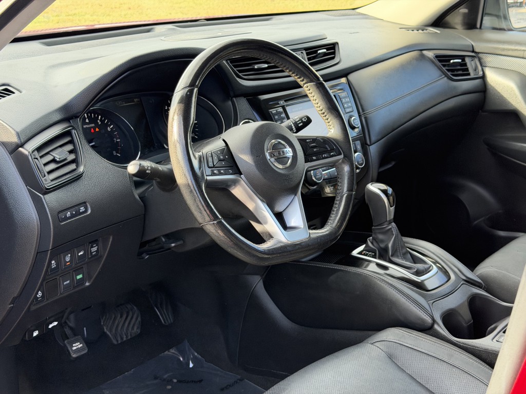 2017 Nissan Rogue Image 18