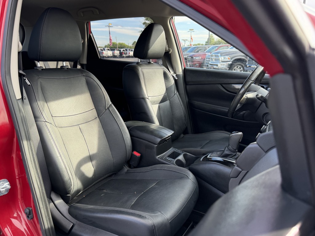 2017 Nissan Rogue Image 21