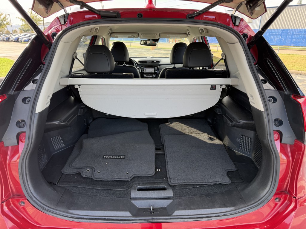 2017 Nissan Rogue Image 26