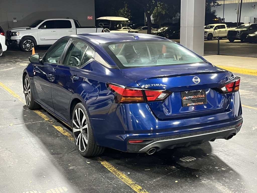 2021 Nissan Altima Image 10