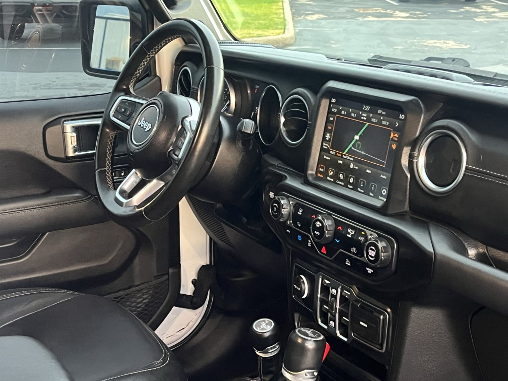 2022 Jeep Wrangler Image 17