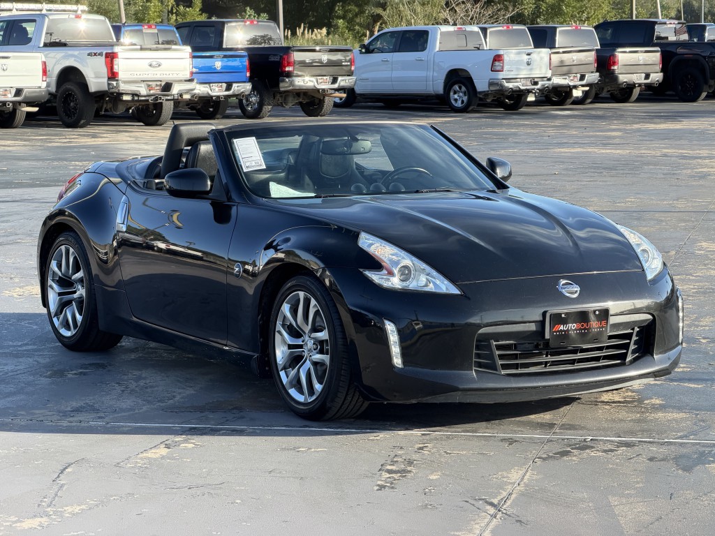 2013 Nissan 370Z Image 3