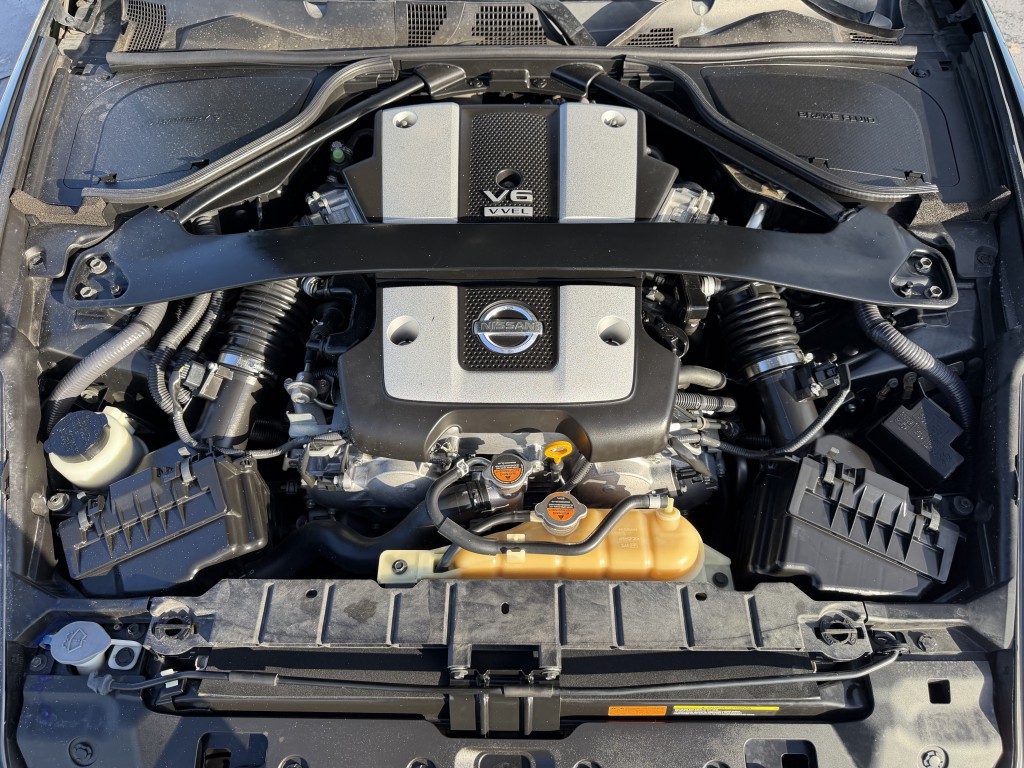 2013 Nissan 370Z Image 8